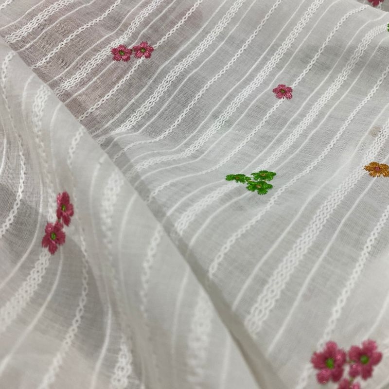 Cambraia de algodo bordada FLOR