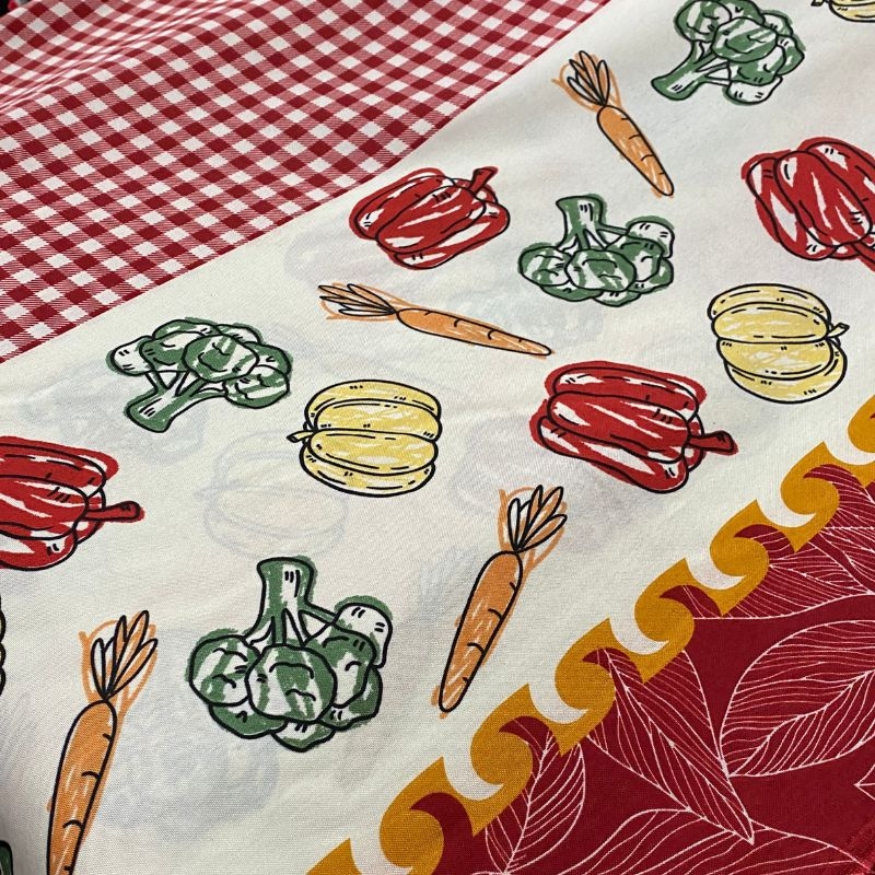 Tecido Atoalhado Oxford Vermelho Com Vegetais